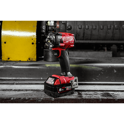 Avvitatore ad impulsi compatto attacco 1/2 quadro Milwaukee M18FIW2F12-502X