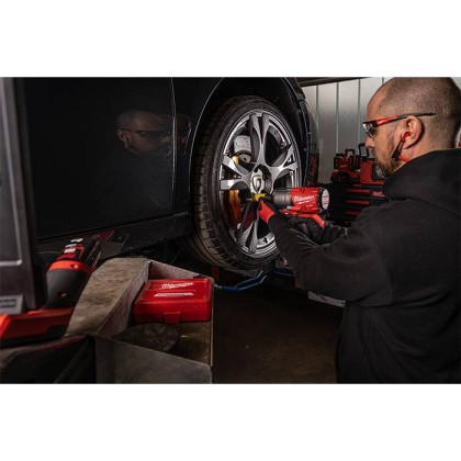 One-Key M18 impact wrench with ½" socket Milwaukee M18ONEFHIWF12-502 1356Nm