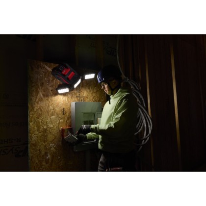 M18™ LED BUILDING LIGHTS WITH 3 MULTIDIRECTIONAL HEADS BATTERY/CURRENT 4500 LM Milwaukee M18 MDTL-0
